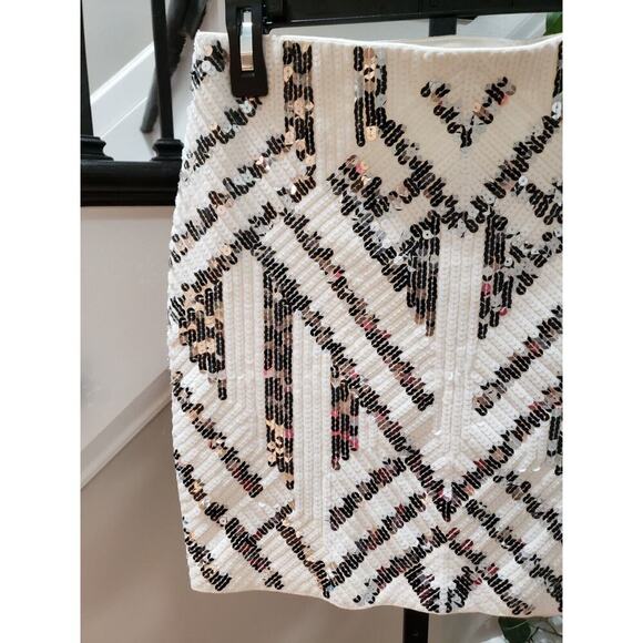 Express Women's White Sequin Lined 100% Polyester Straight & Pencil Skirt PS - Picture 2 of 9